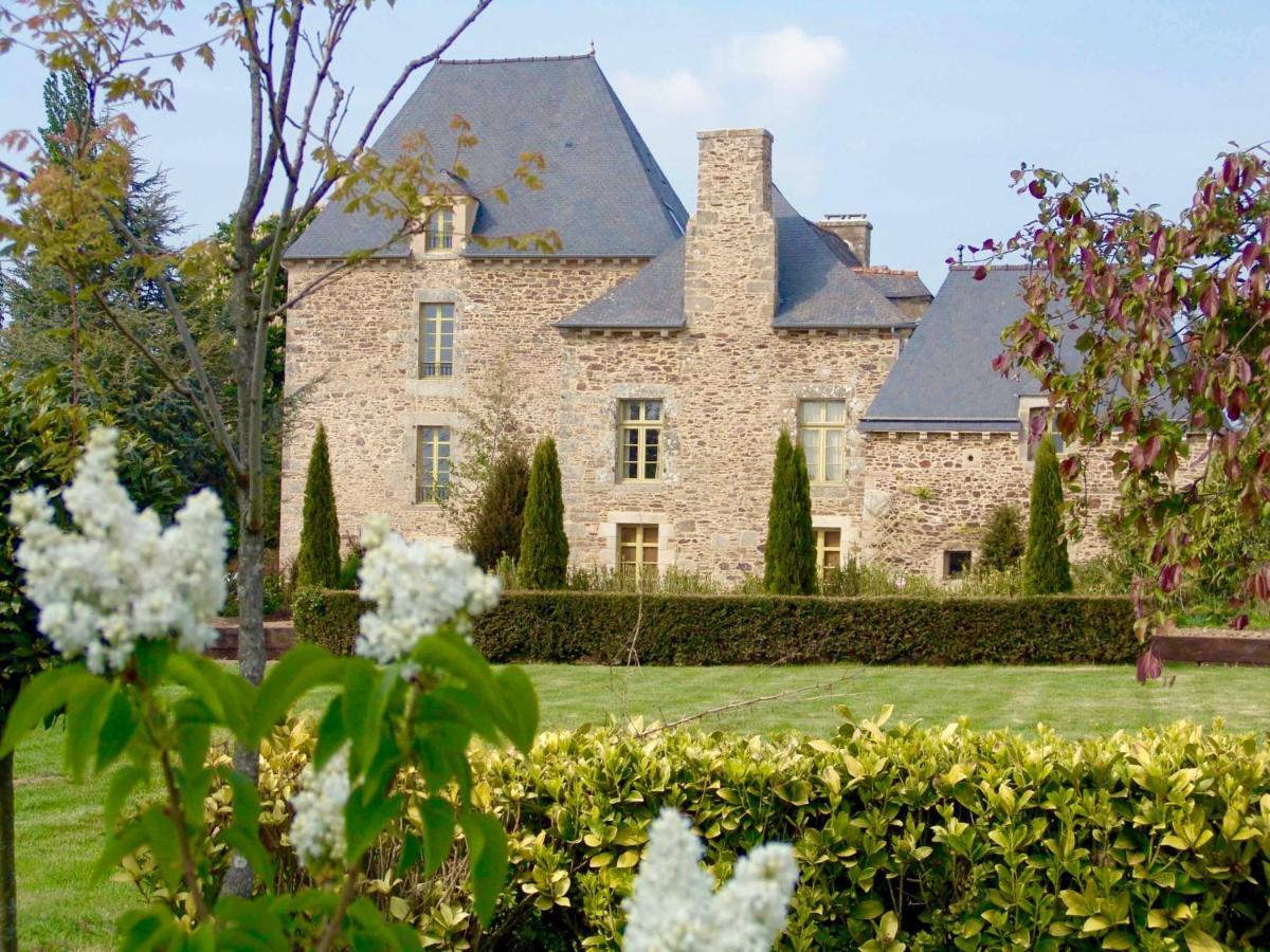 Gite La Terrasse - Manoir Le Plessix Madeuc Corseul ภายนอก รูปภาพ